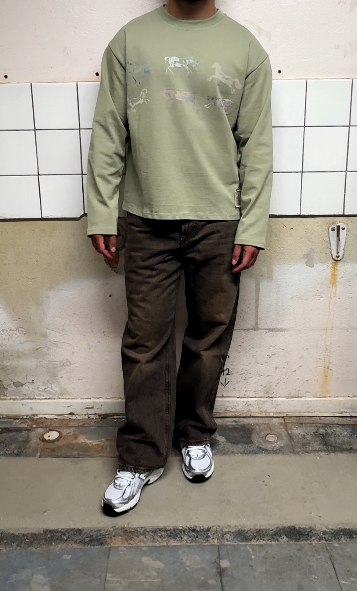 THE DERBY RACE LONGSLEEVE - KHAKI