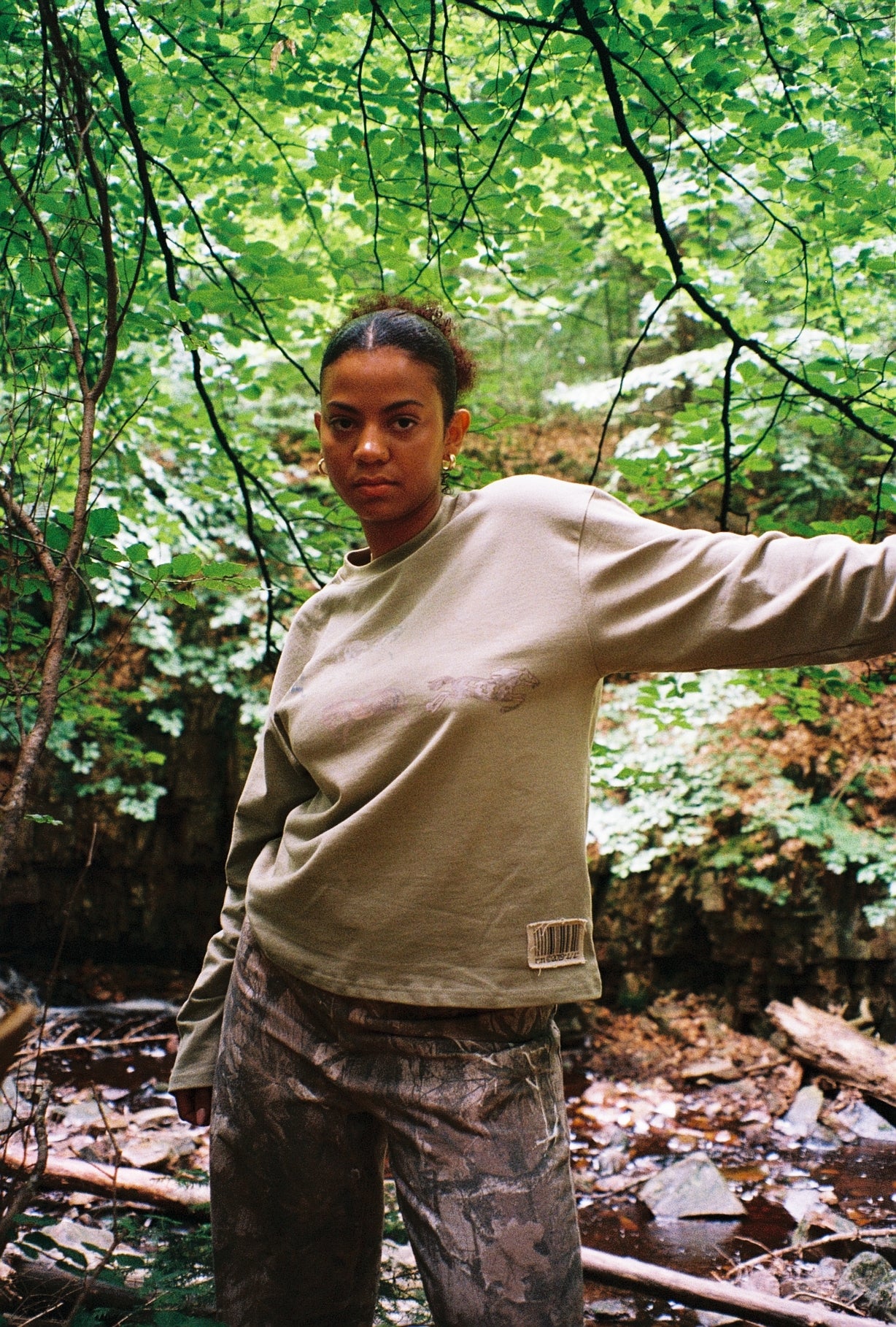 THE DERBY RACE LONGSLEEVE - KHAKI