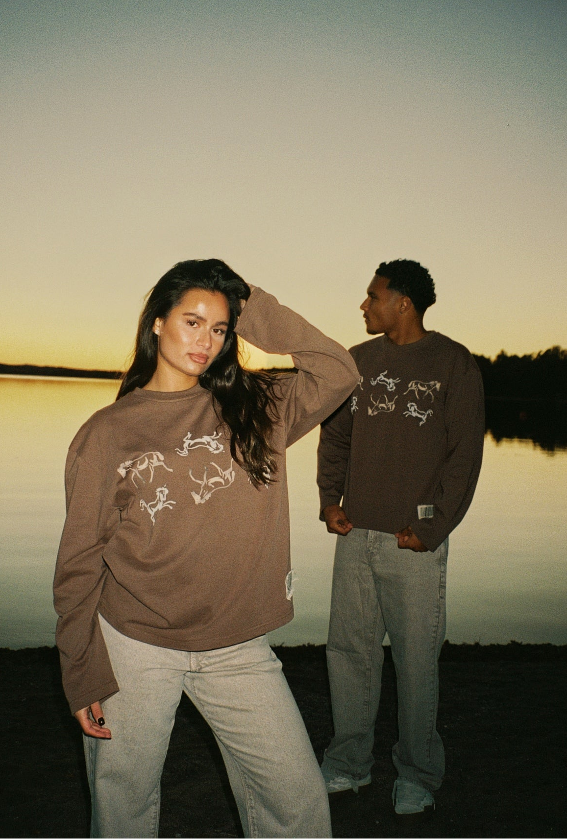 THE DERBY RACE LONGSLEEVE - BROWN