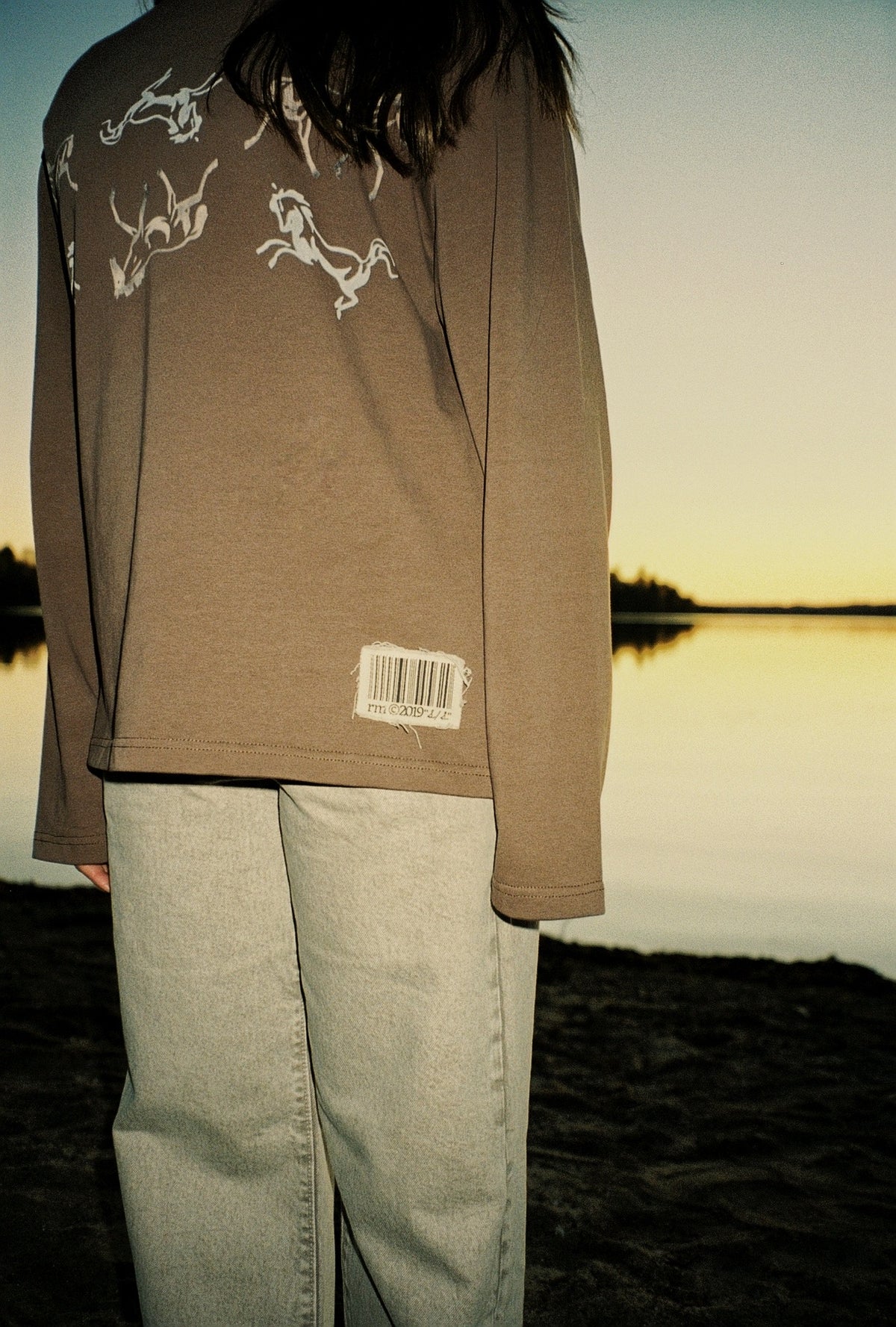 THE DERBY RACE LONGSLEEVE - BROWN